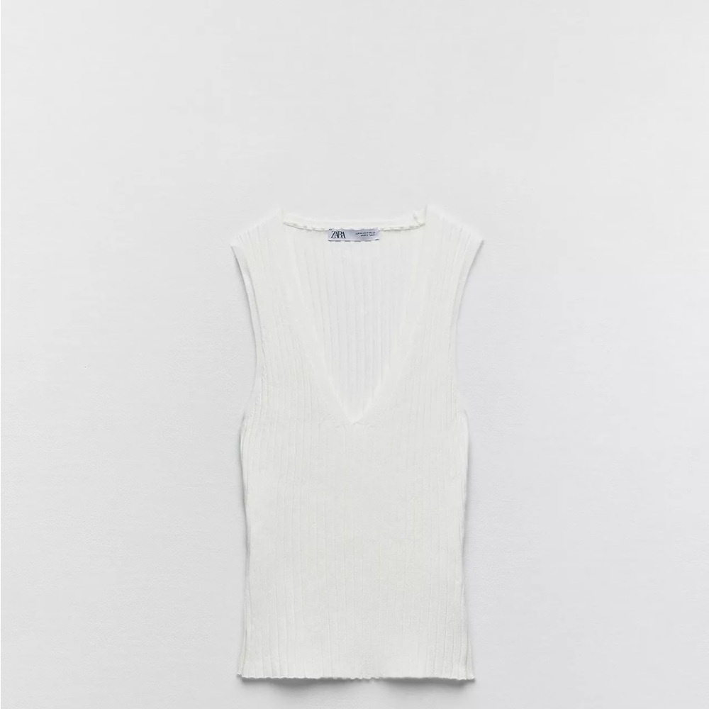 Zara White Ribbed Knit V-Neck Top